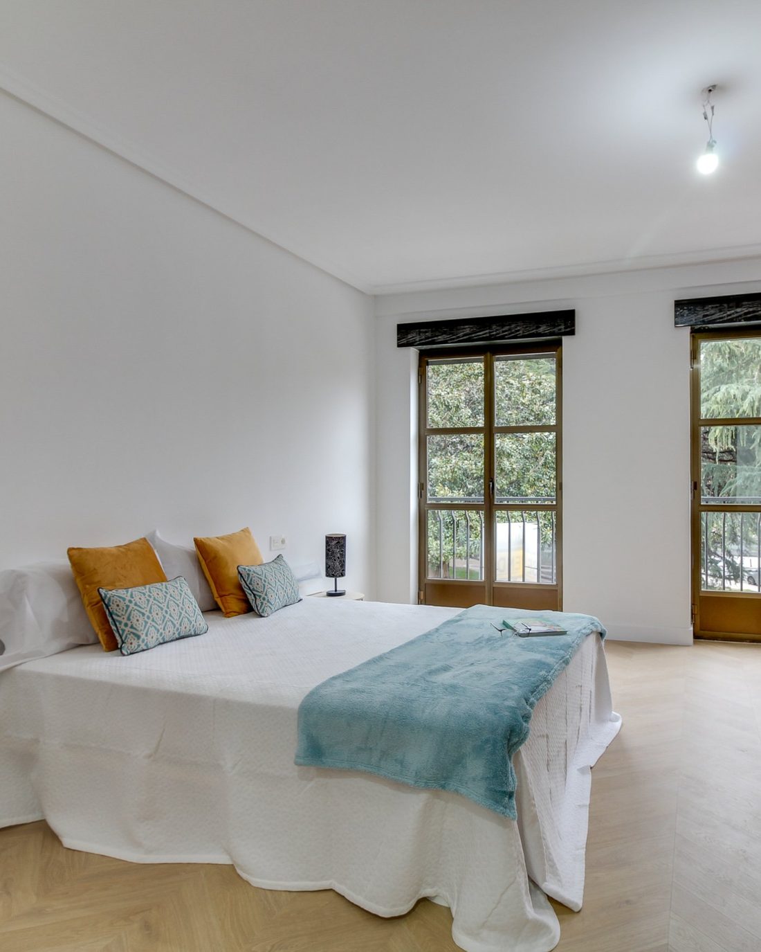 Dormitorio de un piso en Salamanca preparado con home staging por KATHOME